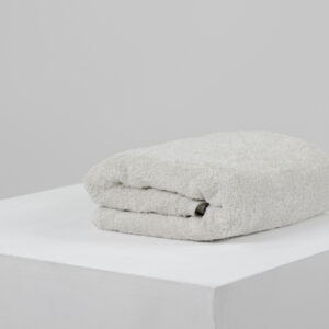 JIYA Plush Badetuch 50x80cm Alabaster Grau 700gsm