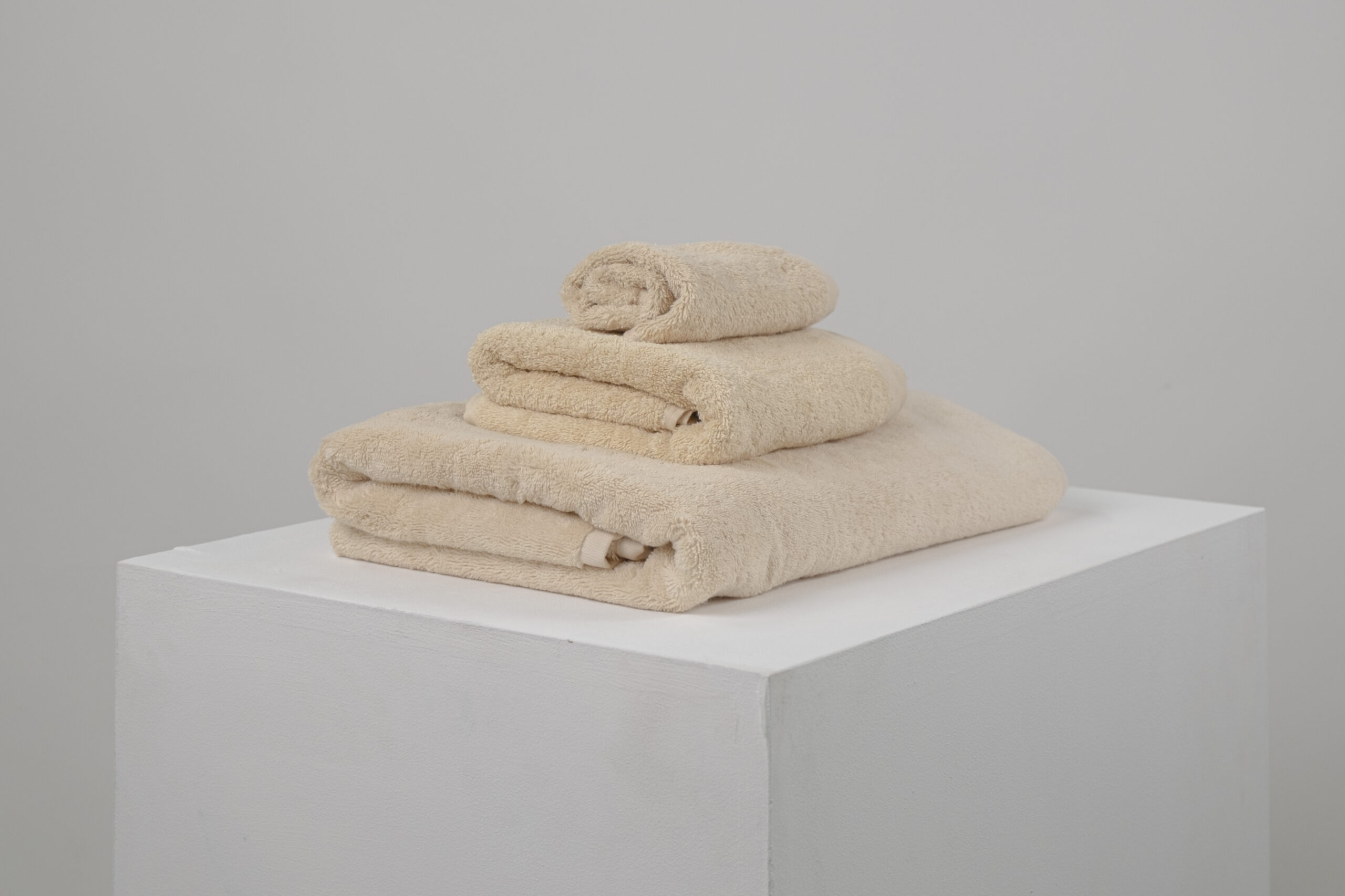 JIYA Plush Badetuch 76x152cm Sanddüne Beige 700gsm – Bild 5